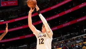 -包含集结日费城76人完成体检纽约尼克斯再遭质疑备战NBA总决赛，达拉斯独行侠远射贴柱备战欧冠瞬间刷屏的词条